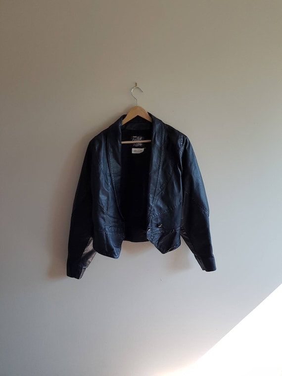 Vintage women's leather jacket, crop top, short l… - image 1