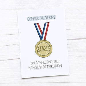 Gefeliciteerd Manchester Marathon | Goed uitgevoerde marathonkaart | Medaille | 2025