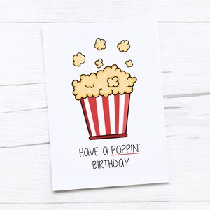 Tarjeta de feliz cumpleaños / palomitas de maíz