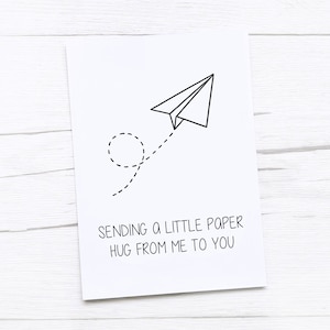 Thinking of You Karte | Papierflieger | Versandpapier Hug