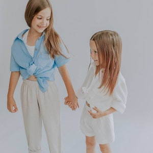 PANTALON EN LIN BIOLOGIQUE, Pantalon taille haute, Pantalon en lin double couche en mousseline surdimensionnée, Vêtements dété pour enfants faits à la main Cadeau pour enfants image 4