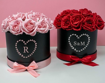 Caja de flores de San Valentín con monograma de lujo, regalos para San Valentín, regalo del día de Galentines, caja de rosas rojas, regalo de decoración del hogar, flores de dama de honor