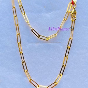 Puede incluir: Un collar de cadena de oro con cierre de mosquet&oacute;n. La cadena est&aacute; hecha de eslabones ovalados.