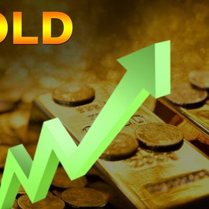 Puede incluir: Una flecha verde ascendente que apunta a lingotes de oro y monedas de oro. La palabra "GOLD" est&aacute; en letras grandes en la parte superior de la imagen.