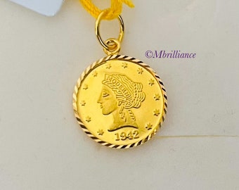 22k solid gold 3d Queen coin pendant  916 Gold