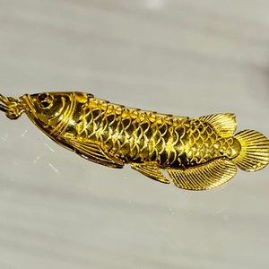 22k solid 916 gold arowana fish pendant genuine real gold image 3