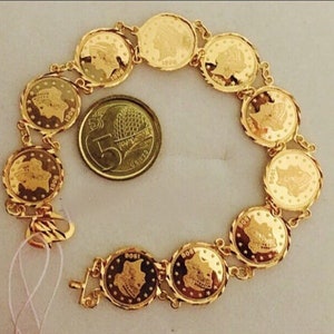 22k Solid 916 Gold Majestic Queen Coin Bracelet Etsy 22k Solid 916 Gold Majestic Queen Coin Bracelet Etsy