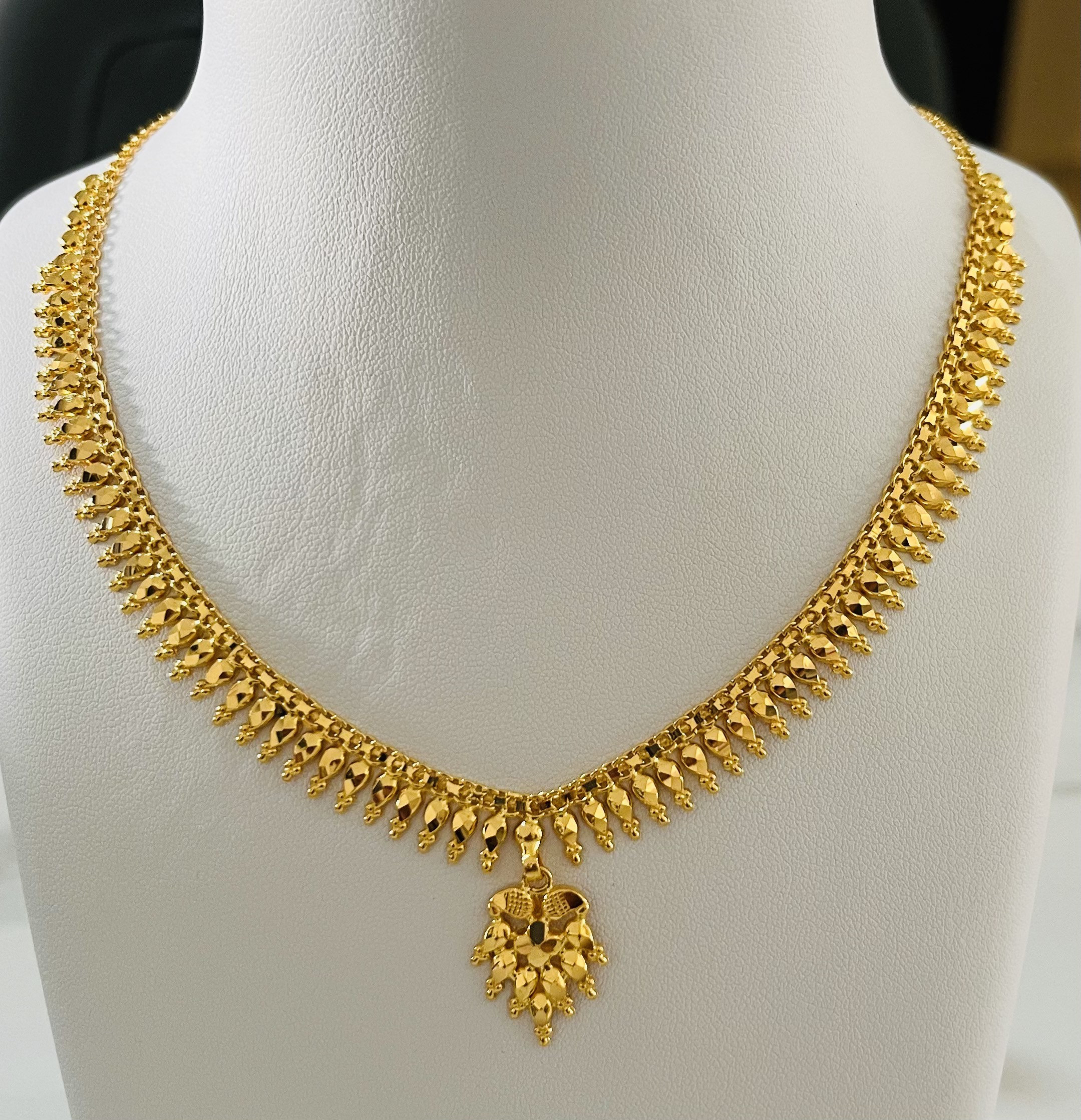 10 Dollar Gold Piece (Indian) Classic Necklace NCM8-10I-C8-N