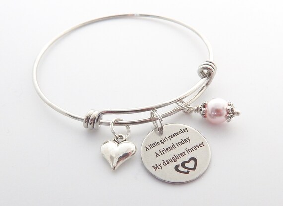 bracelet for daughter on wedding day