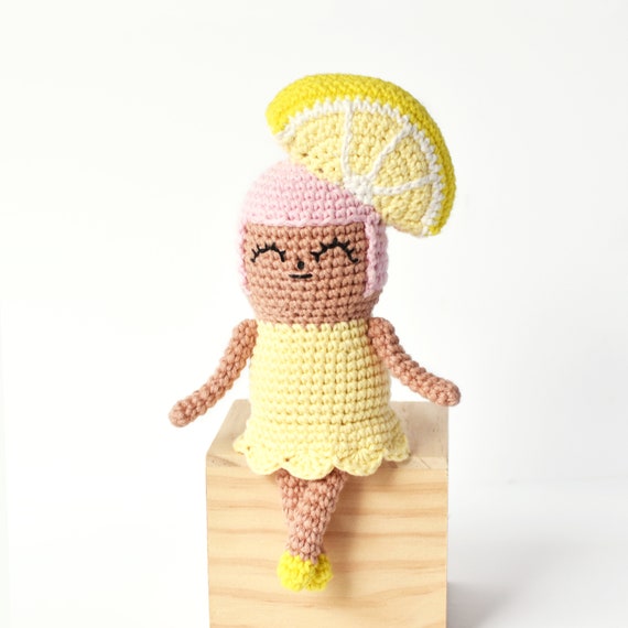 Cutest Crochet Creations  Amigurumi Pattern Book Review - Tiny Curl Crochet