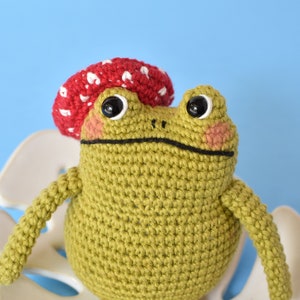 Fancy Frog Crochet Pattern Tiny Curl Amigurumi Pattern, Crochet Frog Pattern, Frog Amigurumi Pattern image 3