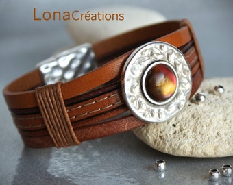 Women's leather cuff bracelet in brown tones, gold zamak loops and clasp