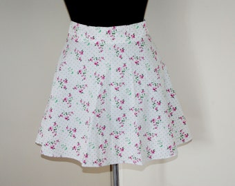 Skaters skirt with a lace zipper.