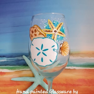 Sand dollar and Seashell 20 0z. wine glass
