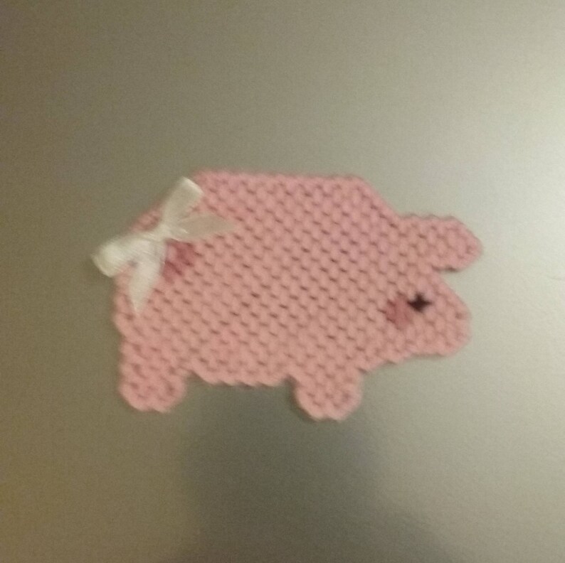 Plastic Canvas Pig Magnet