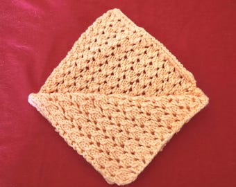 Knitted Note Pad/Pen Holder – Peach