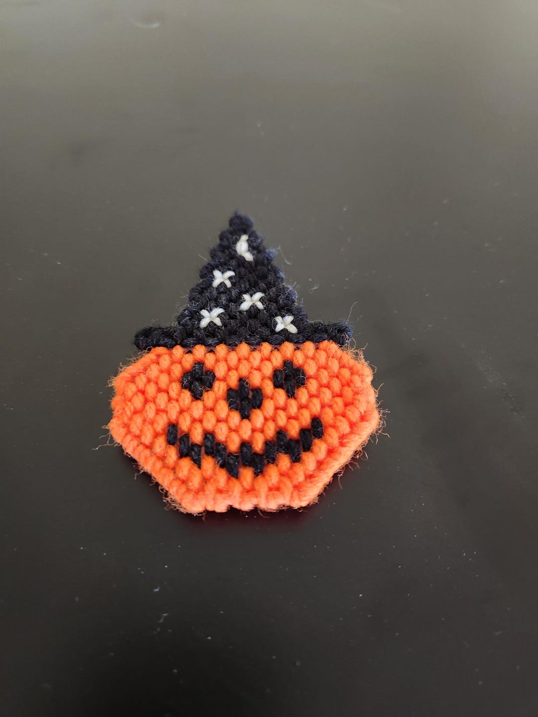 Plastic Canvas Halloween Jack O' Lantern Magnet - Etsy