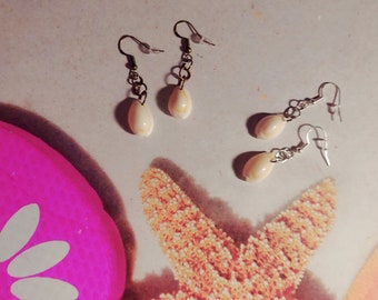 Sea Shell Earrings, Dangly Earrings, Drop Earrings, Spring Break Accessory, Beach Jewelry