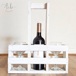 Reclaimed Wood Wine Caddy: Rustic Outdoor Picnic Carrier