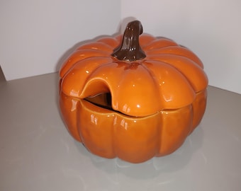 Pumpkin soup tureen without ladle