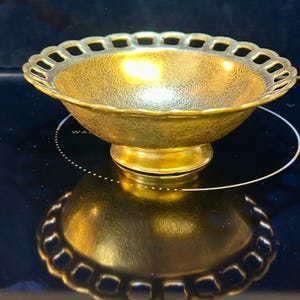 Pickard Gold-Encrusted Scalloped Edge Bowl