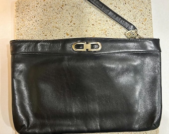 Late 70s/Early 80s Morris Moskowitz Large Black Leather Wristlet