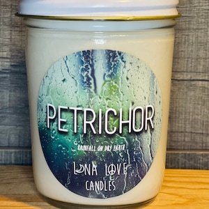 100% Soy Petrichor Scented Candle 8 oz
