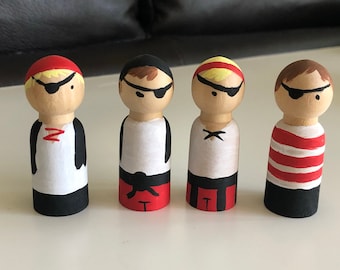 Pirate peg doll set