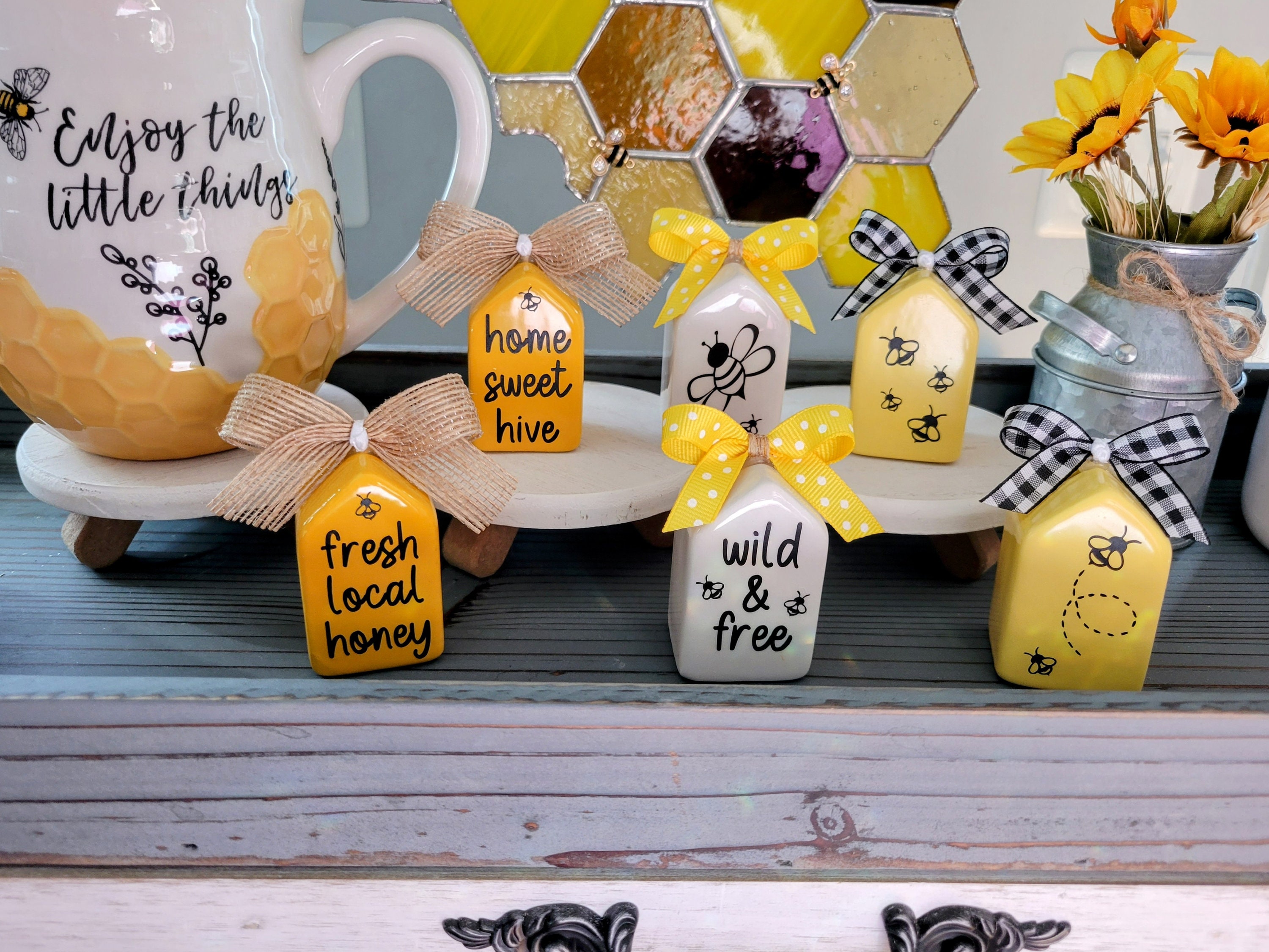 1pc, Bumble Bee Chef Gnome, Home Farmhouse Kitchen Decor, Bee Shelf Tiered  Tray Decorations