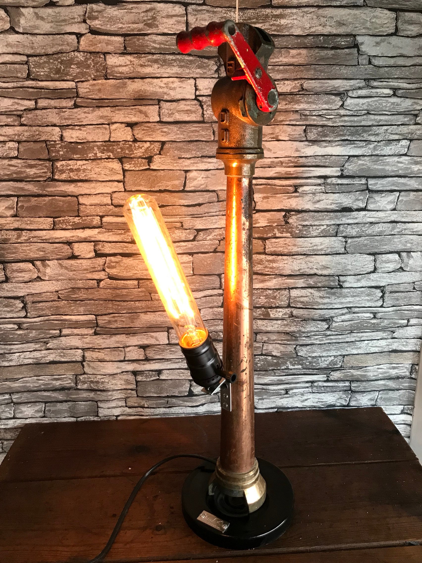 Lampe Récup Deco Loft Industriel La Lance Incendie en Cuivre et Bronze