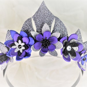 Tiara de villana de Disney, corona de flores, diadema, color morado, plateado y negro, accesorios de disfraz de la Semana del Libro, tocado de Halloween para disfraz de Maléfica