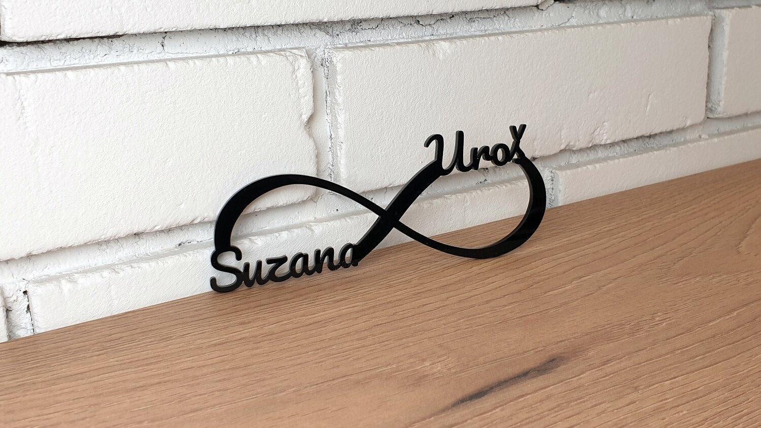 Handgefertigte Infinity Symbol Wandkunst - anpassbares Namensschild für Paare