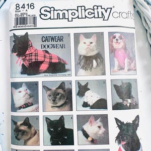 Simplicity 8416 Pattern, Dog Coat and T-Shirt and Cat Collars, uncut