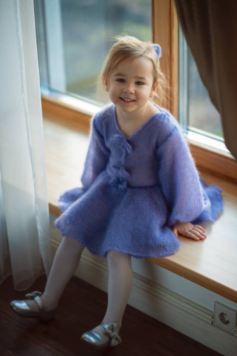Wide sleeves little girl dress with bows
