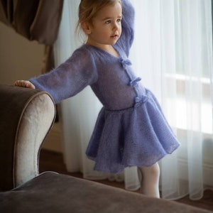Wide sleeves little girl dress with bows image 4