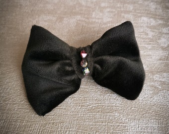 Handmade velvet hair bow with beads for girls, Dark green velour hair bow for Christmas photo prop