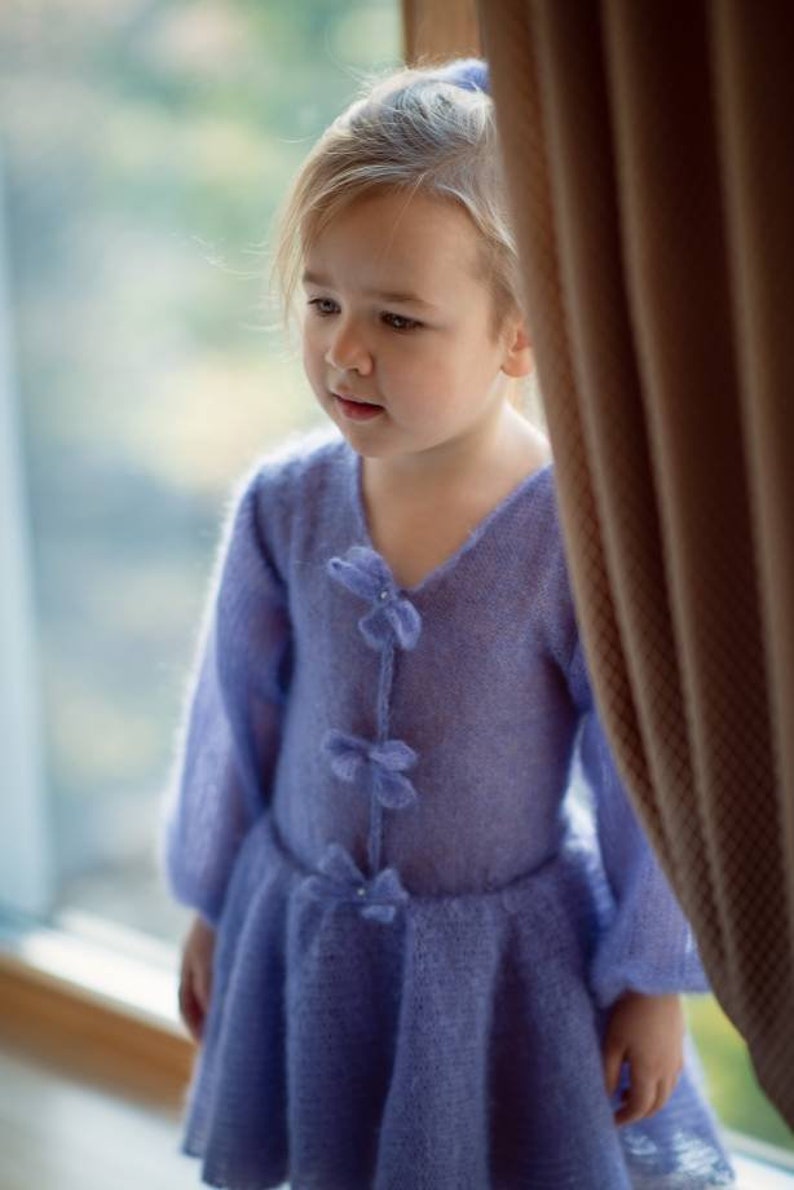 Wide sleeves little girl dress with bows