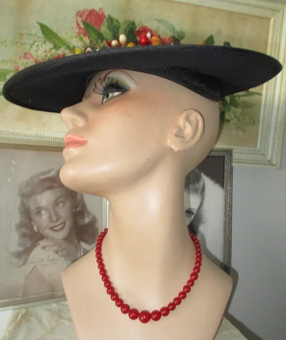 Vintage 1930s 40s Red Bakelite Necklace