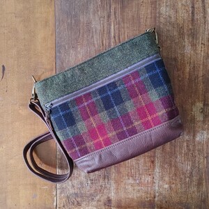 Zippered Tote Bag in Leather and Harris Tweed with a Crossbody Strap. Dark Autumn Plaid, Moss Green Highland Inspired Purse. Made in Canada image 3