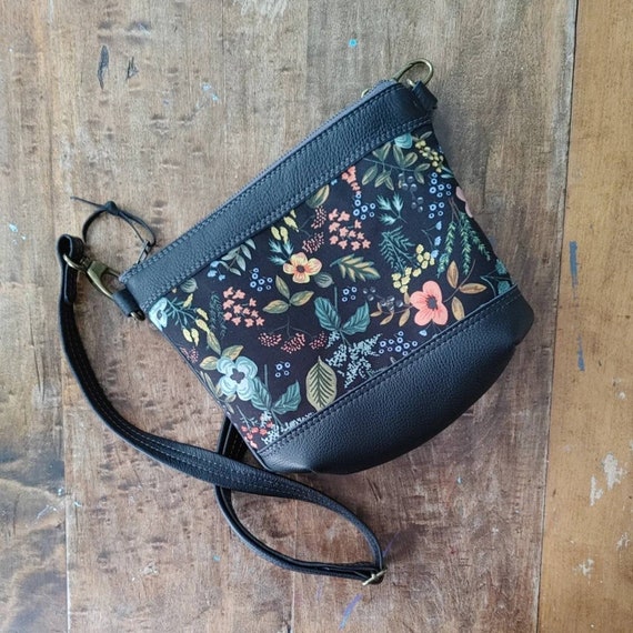 Sloane Slouchy Crossbody Hobo Bag - Holder Mattress