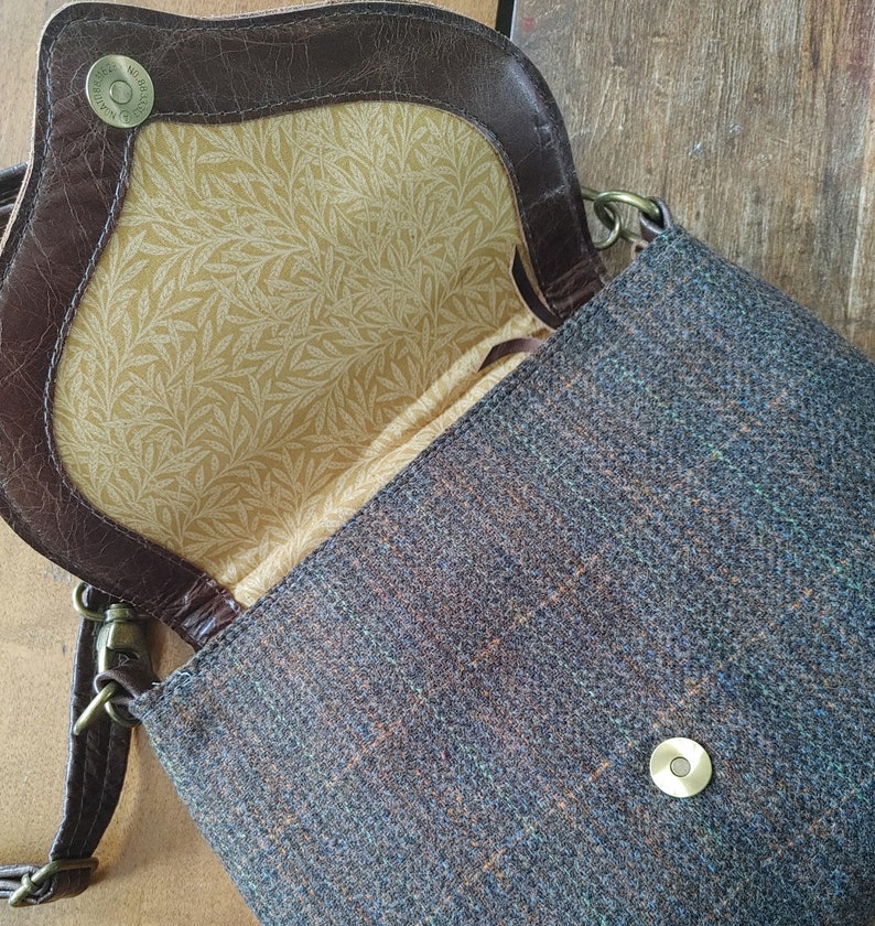 Tweed and Leather Crossbody Saddle Bag. Brown Leather and Harris Tweed Wildwood Handbag. Made in Canada. image 7