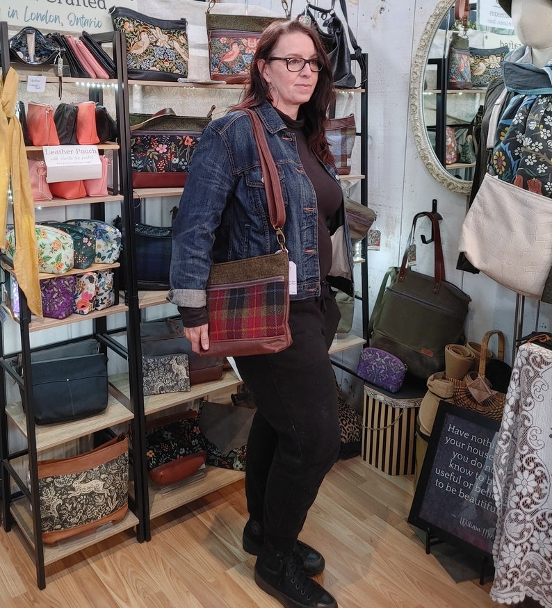 Zippered Tote Bag in Leather and Harris Tweed with a Crossbody Strap. Dark Autumn Plaid, Moss Green Highland Inspired Purse. Made in Canada image 6