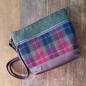 Zippered Tote Bag in Leather and Harris Tweed with a Crossbody Strap. Dark Autumn Plaid, Moss Green Highland Inspired Purse. Made in Canada image 2