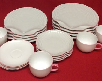 Mikasa Theater Nights Dinnerware Set, White Shell Pink Rim, Service for 4