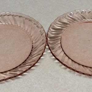Vintage Arcoroc France Rosaline Swirl Pink Depression Glass Salad Plates Set Of 2