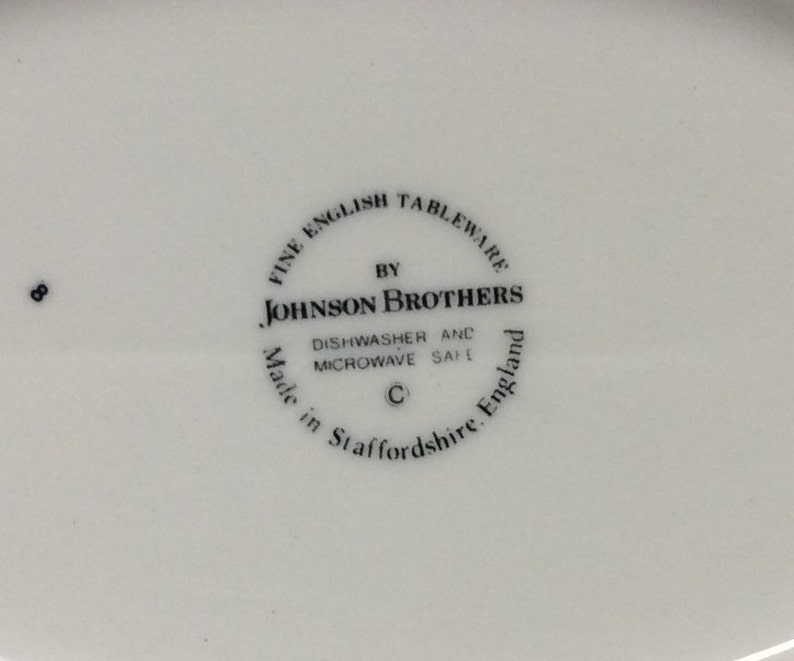 Johnson Brothers Fine English Tableware Eternal Beau Pattern Octagon