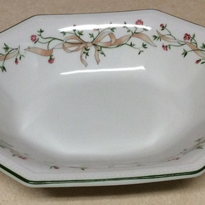 Johnson Brothers Fine English Tableware Eternal Beau Pattern ośmiokątna owalna miska do serwowania warzyw