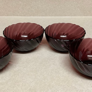 Vintage Duralex Frankreich Amethyst wirbelte rundes Glas Müsli Suppe Pasta Schüsseln Set mit 4