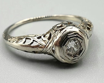 Art Deco Diamond Ring; 14k white gold; D=0.15; 2.63g; Size US 8; Box in photos - not included