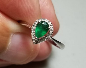 Emerald Ring; Natural Zambian Emerald and 14 kt white gold; Pear Shape, approximately 1 carat; Ring size US 6.75